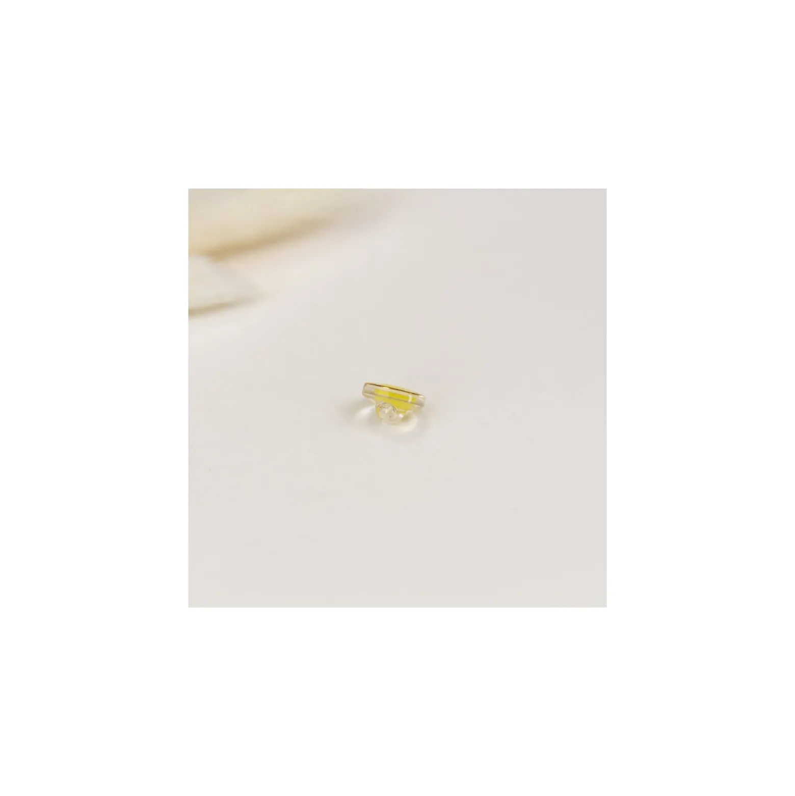 Bouton polyester Vicky love 11 mm - jaune