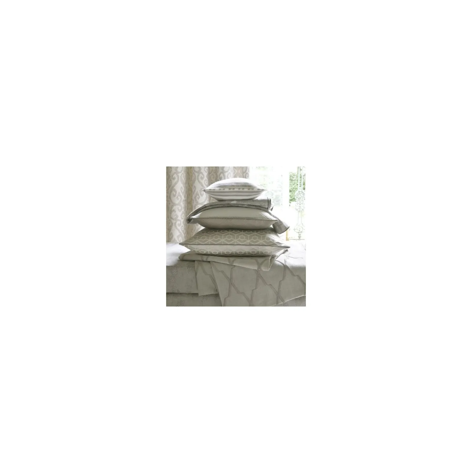 Coupon 150 cm x 140 cm Tissu Clarke & Clarke Global Luxe Riad Ivory