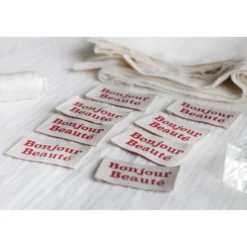 Etiquettes à coudre La Petite Maison Couture - Bonjour Beauté (lot de 8)