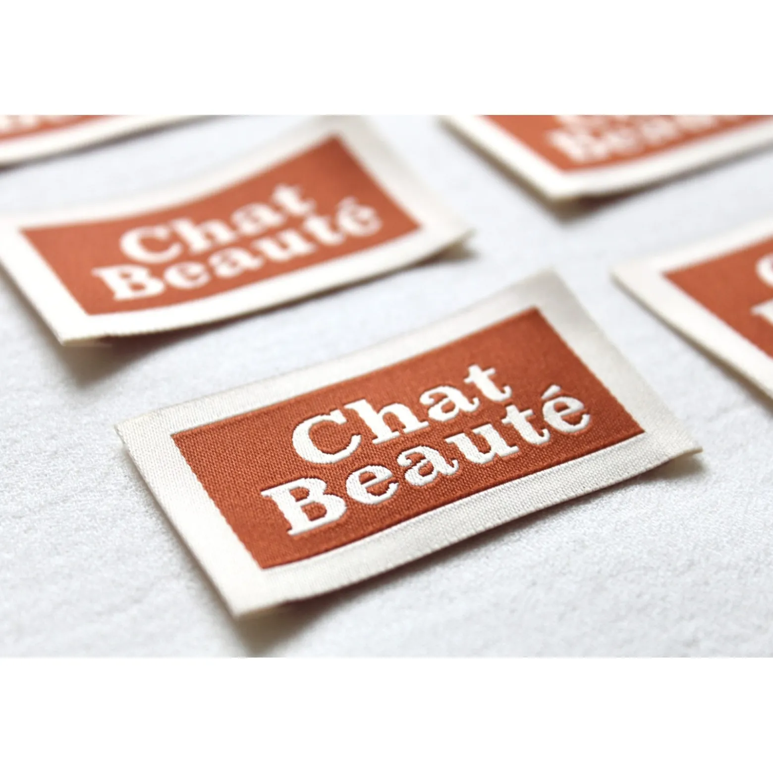 Etiquettes à coudre La Petite Maison Couture - Chat Beauté (lot de 8)