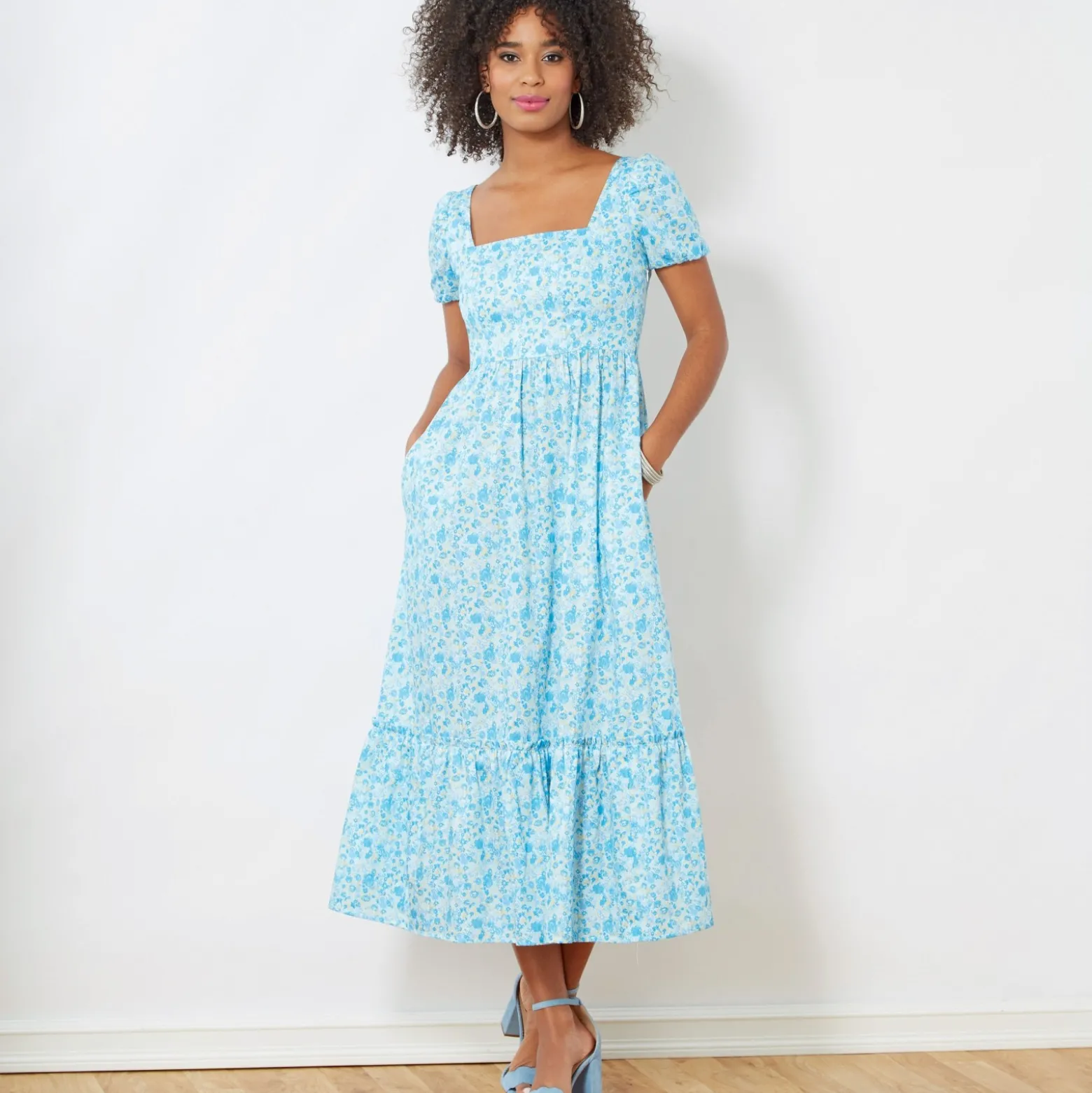 Patron Robe dos à smocks Femme - New Look 6692