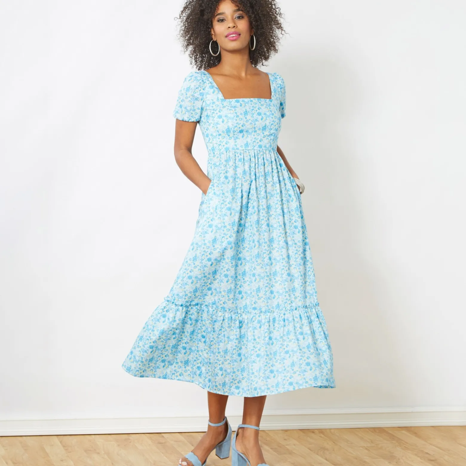 Patron Robe dos à smocks Femme - New Look 6692