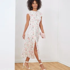 Patron Robe manches courtes Femme - New Look 6696