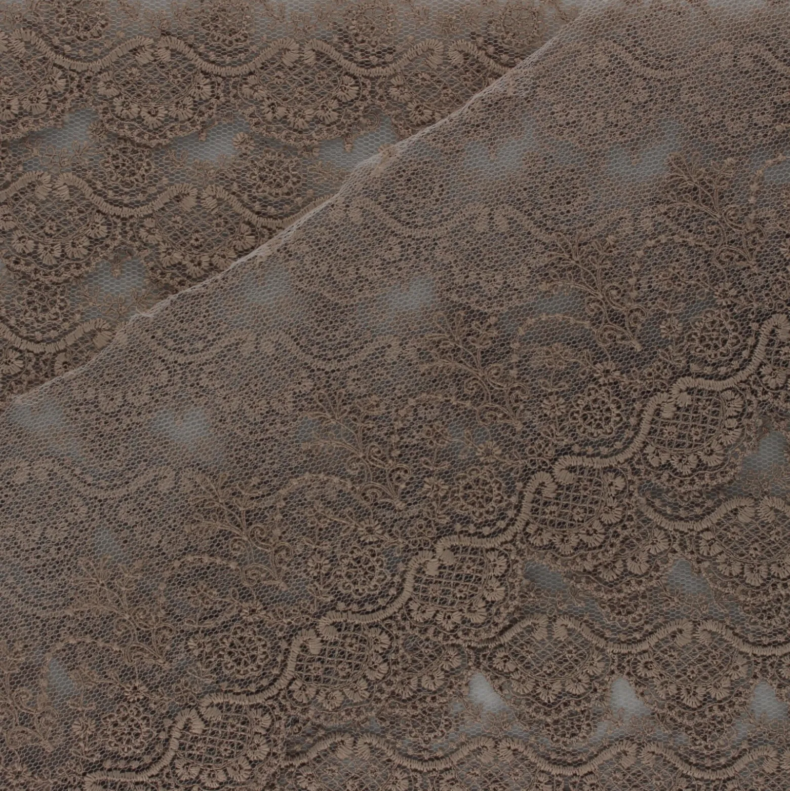 Ruban broderie sur tulle Marise - taupe x 50cm