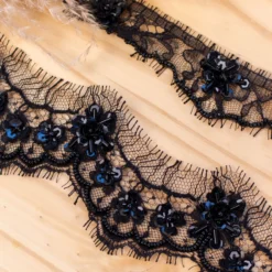 Ruban dentelle de Calais® perlée Camelia 60 mm - noir x 50cm