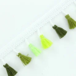 Ruban galon pompons à franges Acapulco - vert x 50cm
