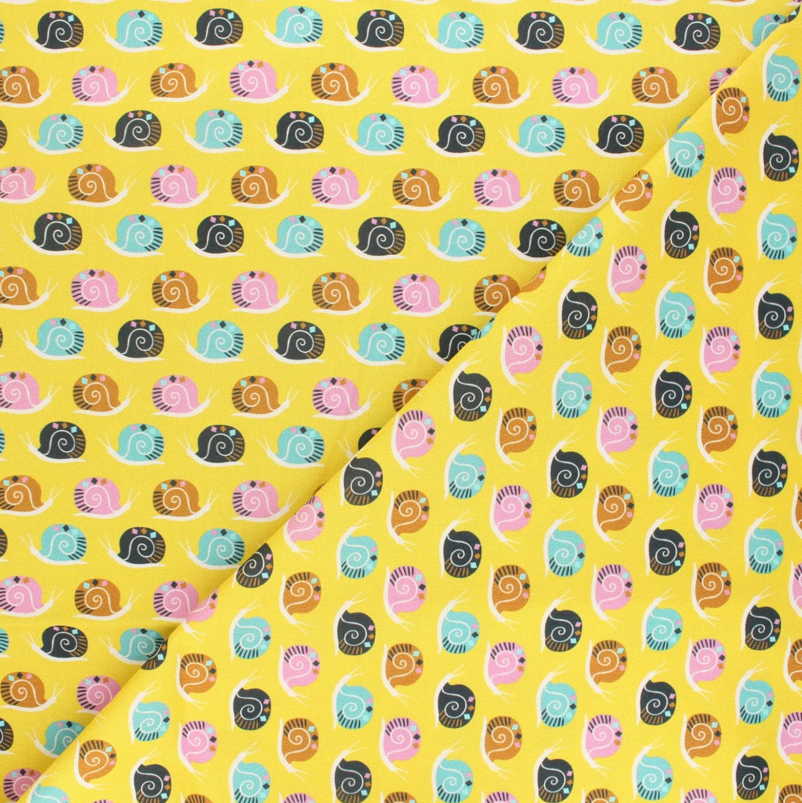 Tissu coton Dashwood Studio Flutter by - Escargots