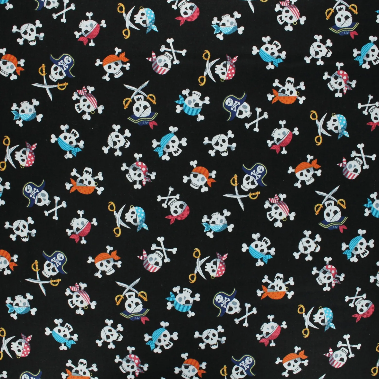 Tissu coton Makower UK Pirate Skulls - noir