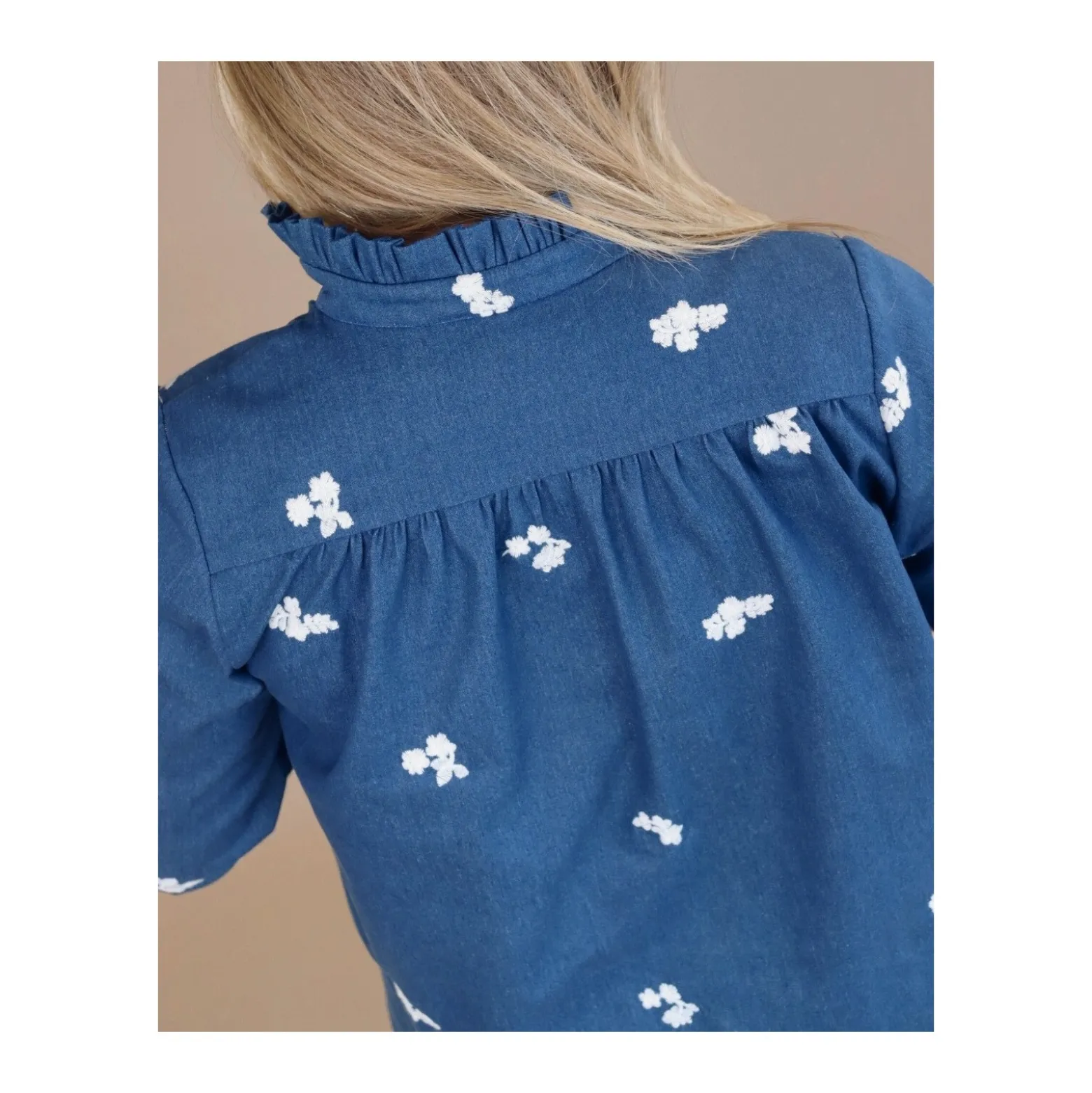 Tissu jean brodé Jean & col - bleu
