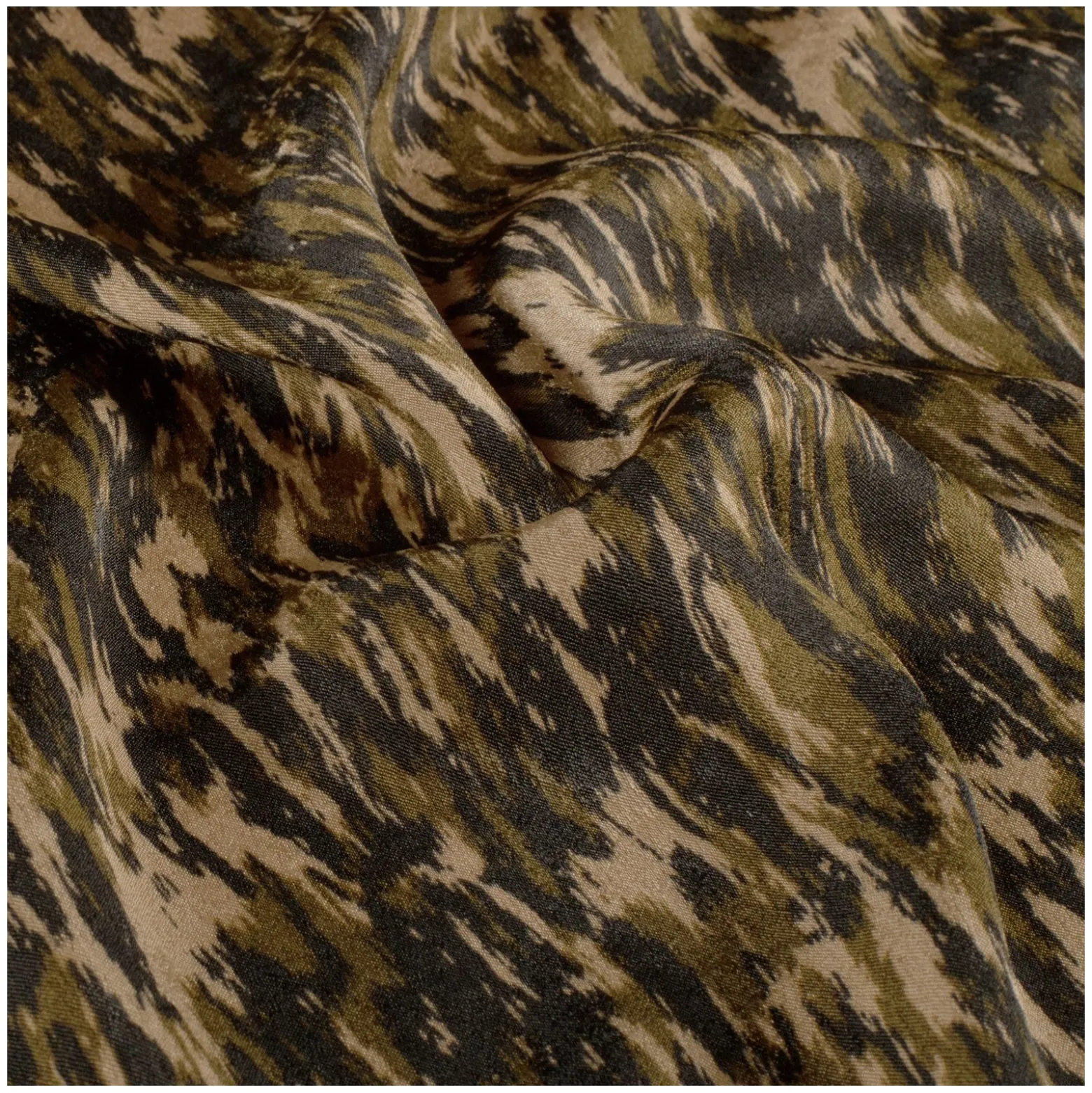 Tissu satin peau de pêche Noara - vert